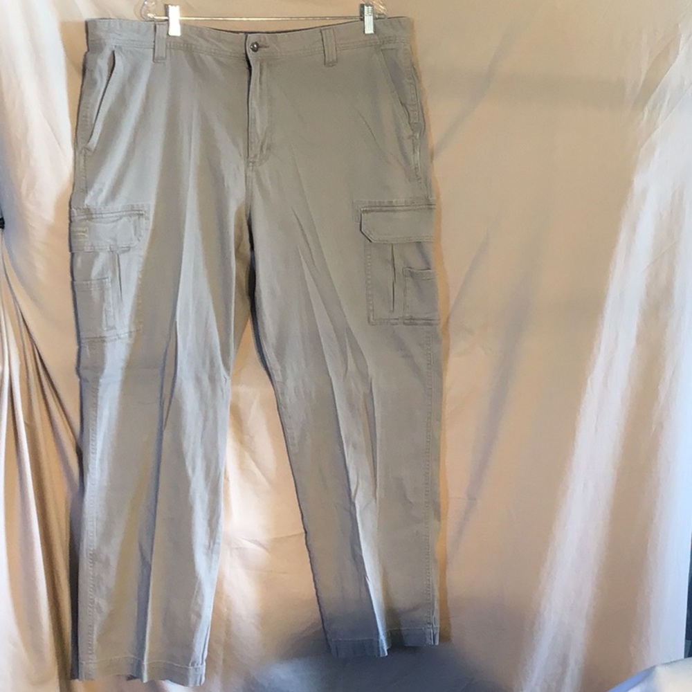 Men’s Khaki Cargo Pants with Lightweight Fabric and Straight Leg size 44x32